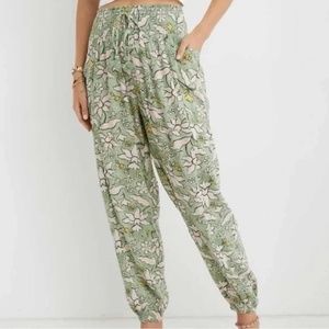 Aerie - Green Floral Boho Joggers - Size XL